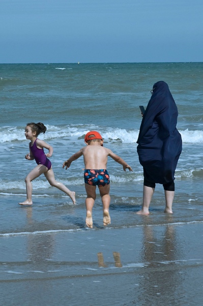 Fotoclub Brussel - Bouabbane Lahcene - happy aan zee